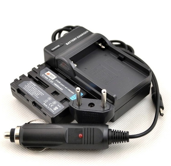 BRESSER Caricabatteria + 1x Batteria ricaricabile compatibile con Sony NP-FM500H 7.4v - 200 