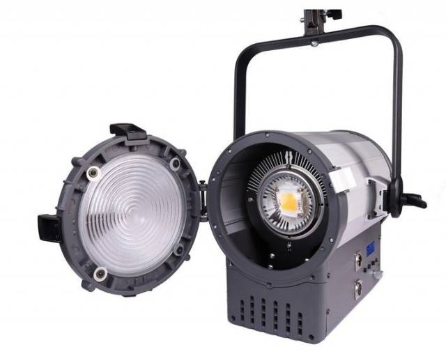 BRESSER SR-1000A LED Fresnel Spotlight + DMX + Kühlung 