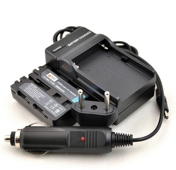 BRESSER Chargeur d'Accus + 2x Batterie rechargeable compatible avec Sony NP-FM500H 7.4v - 2000mAh 